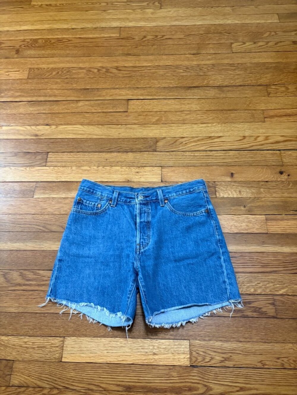 Levi's Womens 501 Jean Shorts Size 29 Blue Cut-Off Frayed Hem Denim Button Fly